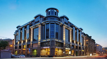 ТОП-8 отелей Санкт-Петербурга с бассейном и спа 2026