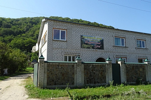 Гостевые дома Каменномостского с бассейном, "Хаджохский уют" с бассейном - фото
