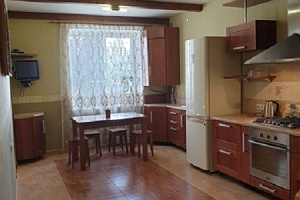 Квартиры Адлера с кухней, 3-комнатная Гастелло 30А с кухней