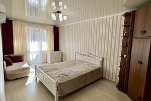 Отели Гурзуфа с видом на море, 1-комнатная Соловьева 6 с видом на море