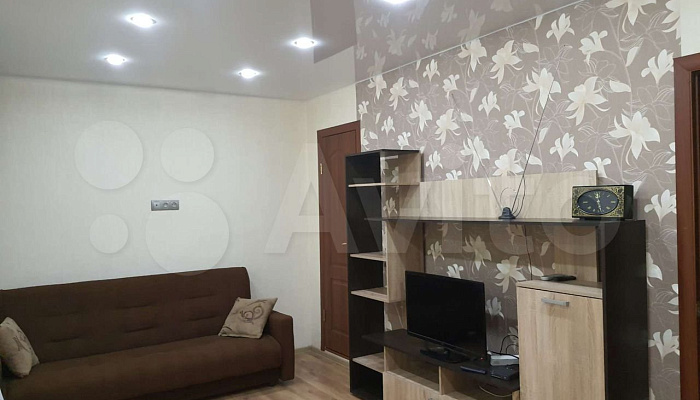 2х-комнатная квартира Хохрякова 69 в Тюмени - фото 1