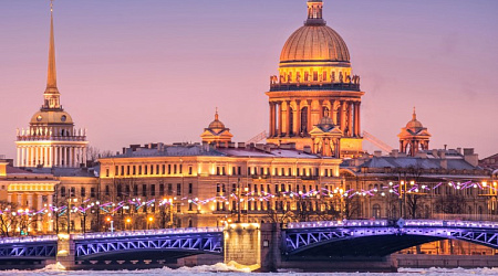 Императорские дворцы Санкт-Петербурга зимой — тишина, красота и история