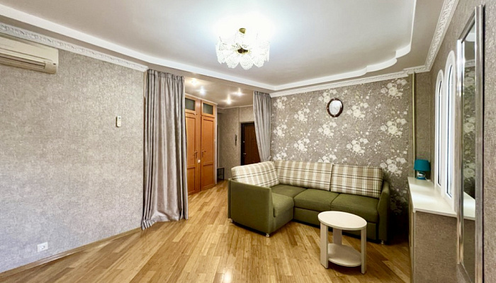 2х-комнатная квартира Навагинской 16 в Сочи - фото 1