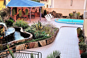 Гостевые дома Адлера с подогреваемым бассейном, "Голубая Лагуна" с подогреваемым бассейном - фото