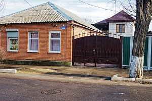 Дома Ейска с размещением с животными, Шмидта 103/а с размещением с животными - фото