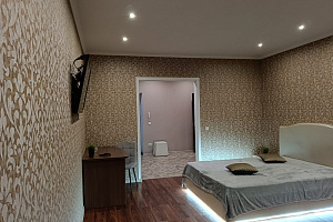 Гостиницы Тюмени с сауной, 1-комнатная Севастопольская 2к4 с сауной