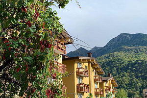 Отели Красной Поляны в горах, "Апартаменты с Вина Горы" в горах - фото