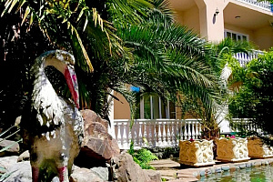Дома Дагомыса с бассейном, "Мадагаскар" семейный клуб-отель с бассейном - снять