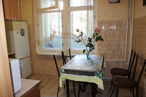 Отели Дивноморского с кухней в номере, 2х-комнатная Горная 9 с кухней в номере - цены