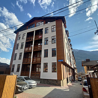 "С Видом На Сад и Горы" квартира-студия