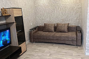 1-комнатная квартира Бердянская 136/1