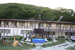 Дома Прасковеевки с бассейном, "Парус" с бассейном - фото
