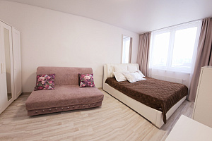 3х-комнатная квартира Хрустальногорская 93