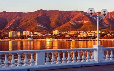 Геленджик в октябре — стоит ли ехать осенью