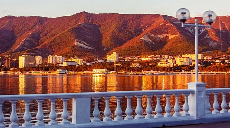 Геленджик в октябре — стоит ли ехать осенью