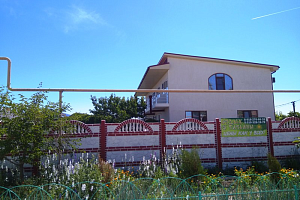 Гостевые дома Должанской с бассейном, "Отдых у Татьяны" с бассейном - фото