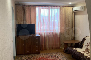 Квартира в Керчи, 1-комнатная Кирова 3
