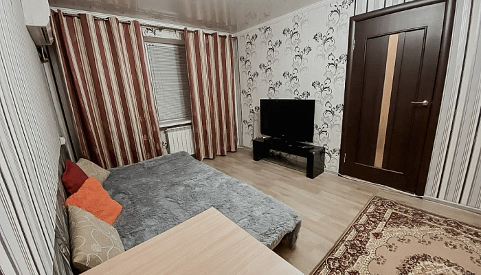 2х-комнатная квартира Вячеслава Мейера 6 в Астрахани - фото 1