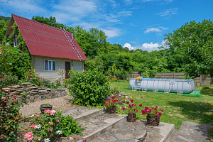 Гостевые дома Архипо-Осиповки с бассейном, "ДимИль" с бассейном