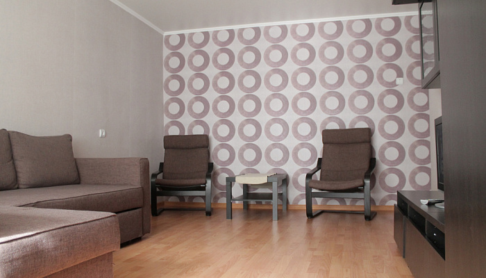 2х-комнатная квартира Заводская 1 в Тюмени - фото 1