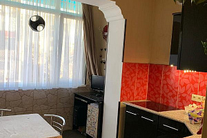 Квартиры Сухума на месяц, 1-комнатная Курчатова 108 на месяц - фото
