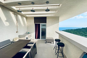 Отели Сукко с собственным пляжем, "Пентхаус с террасой у моря" 3х-комнатная с собственным пляжем